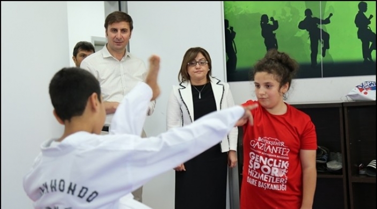 B&uuml;y&uuml;kşehir 10 bin 700 kişiye spor eğitimi verdi