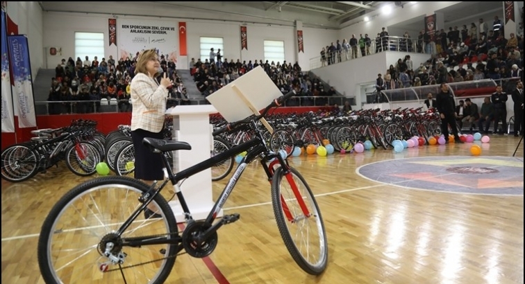 Büyükşehir, 500 bisiklet dağıttı...