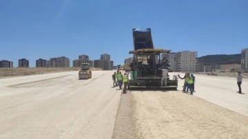 Büyükşehir'den günde 3 bin 549 ton asfalt 