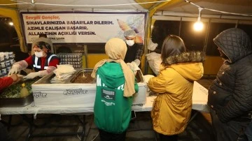 B&uuml;y&uuml;kşehir'den &ouml;ğrencilere yemek ve i&ccedil;ecek ikramı