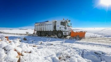 Büyükşehir kar temizliğine devam ediyor