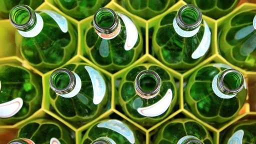 Cam şişelerde daha fazla mikroplastik olabilir