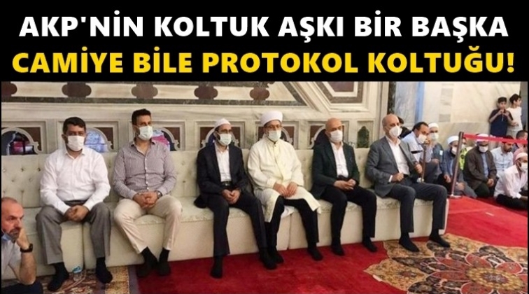 Camiye &ouml;zel 'protokol' koltuğu koydular!