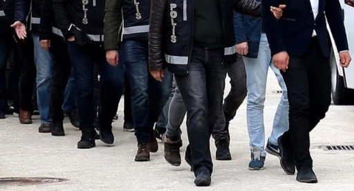 Casperlar su&ccedil; &ouml;rg&uuml;t&uuml;ne operasyon: 9'u polis 17 kişi g&ouml;zaltına alındı!