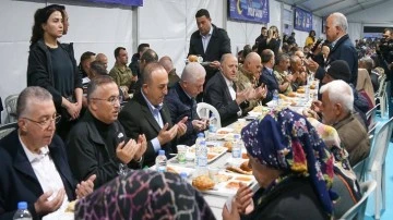 Çavuşoğlu Ramazan’ın ilk iftarını Nurdağı’nda yaptı