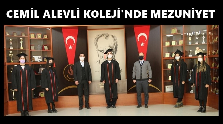 Cemil Alevli Koleji'nde mezuniyet heyecanı