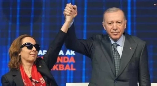 CHP'den seçildi, AKP'ye geçti, koltuğu kaptı!
