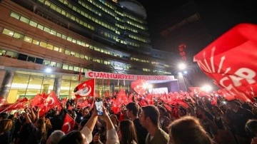 CHP'den tarihi zafer: 1977'den beri ilk kez birinci parti oldu  