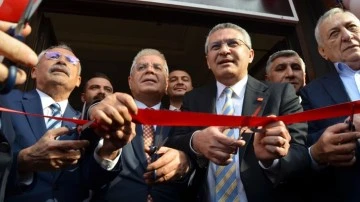 CHP Gaziantep İl Başkanlığı binasına g&ouml;rkemli a&ccedil;ılış