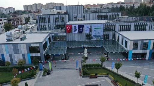 CHP'li Beylikd&uuml;z&uuml; Belediyesi'ne operasyon: 27 g&ouml;zaltı