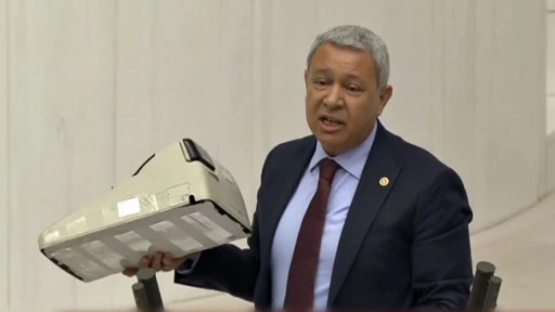CHP'li Orhan Sümer, Meclis kürsüsüne yazar kasayla çıktı