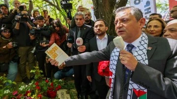 CHP lideri Özel, 'Üç Fidan'ı anma törenine katıldı