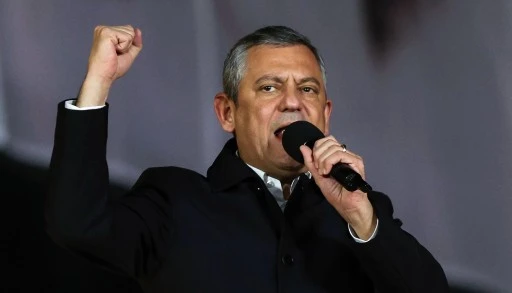 Özgür Özel: Biz İmamoğlu'na kefiliz, savcısına güvenen karşımıza çıksın!