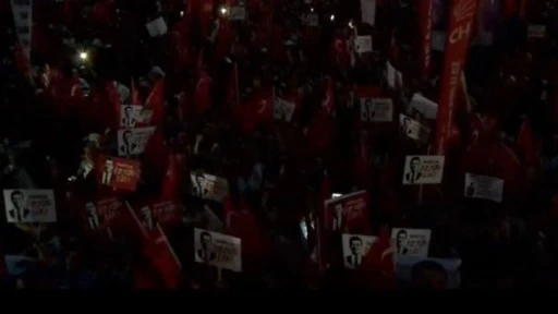 CHP'nin Beyazıt mitingine karartma! Cihazlar alana sokulmadı!