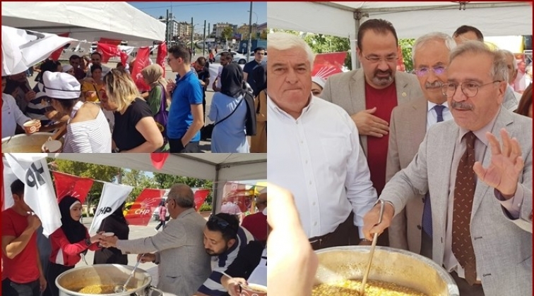 CHP&rsquo;den aşure ikramı