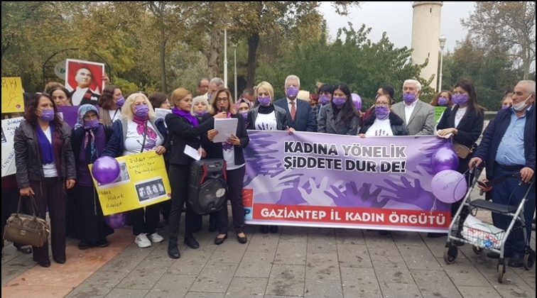 CHP'li kadınlardan "25 Kasım" a&ccedil;ıklaması...