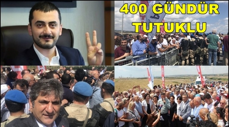 CHP'li vekillerden cezaevi &ouml;n&uuml;nde Erdem'e destek