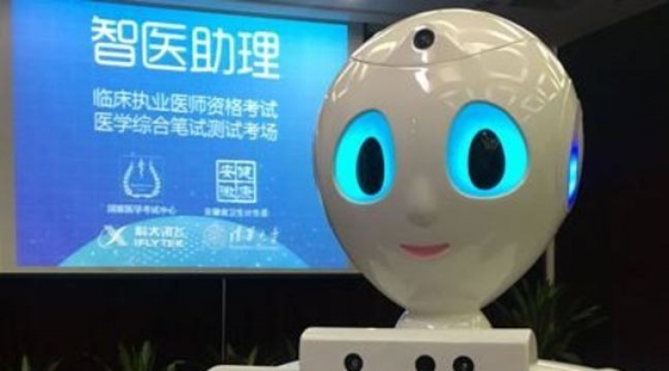 Çinli robot tıp sınavından geçti