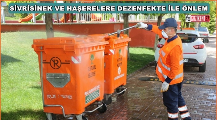 &Ccedil;&ouml;p konteynırları yıkanıyor...