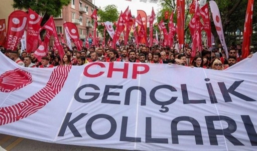 'Cumhurbaşkanına hakaret' iddiası: CHP Kemalpaşa Gençlik Kolları Başkanı ve 3 kişi tutukla