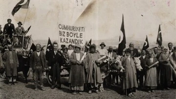 'Cumhuriyet’i biz böyle kazandık' fotoğrafının hikayesi...