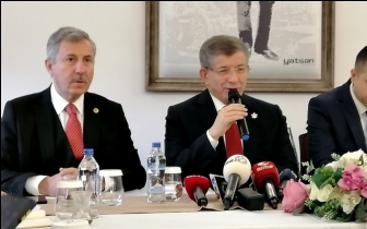 Davutoğlu: İktidar T&uuml;rkiye&rsquo;yi felakete s&uuml;r&uuml;kl&uuml;yor!
