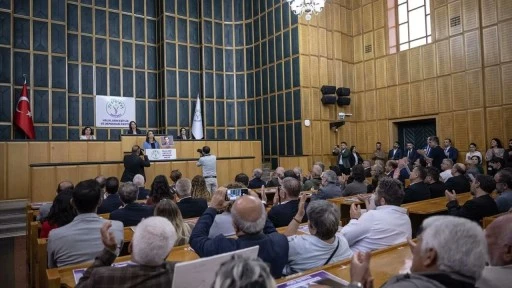 DEM Parti Meclis Grup Toplantısı'nda, &quot;Biji Serok Apo&quot; sloganları atıldı!