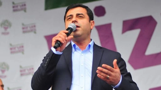 Demirtaş: Siyasetin ahlaksızlığı y&uuml;z&uuml;nden siyaset&ccedil;iyim demeye utanıyorum!