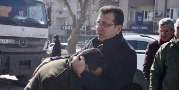 Depremzededen İmamoğlu'na: Burada insanlar &ccedil;aresizlikten &ouml;ld&uuml;!