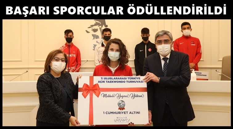Derece kazanan sporculara &ouml;d&uuml;l...