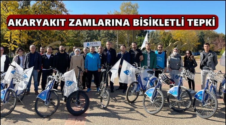 DEVA'dan akaryakıt zamlarına bisikletli tepki