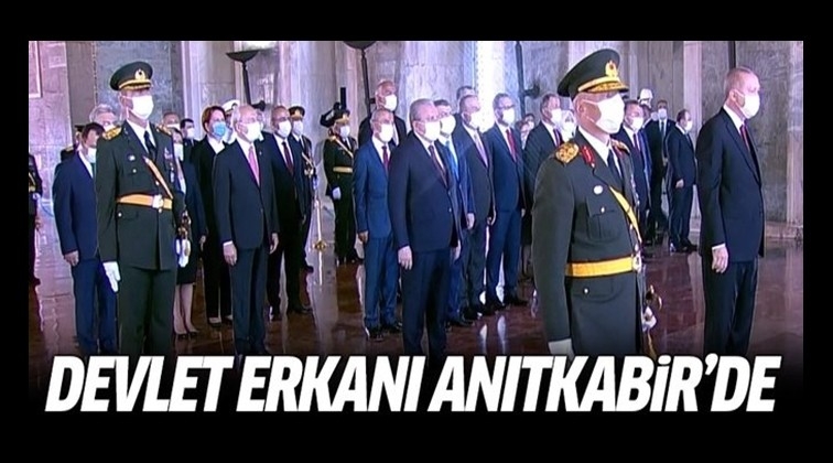 Devlet erkanı Atat&uuml;rk&rsquo;&uuml;n huzurunda&hellip;
