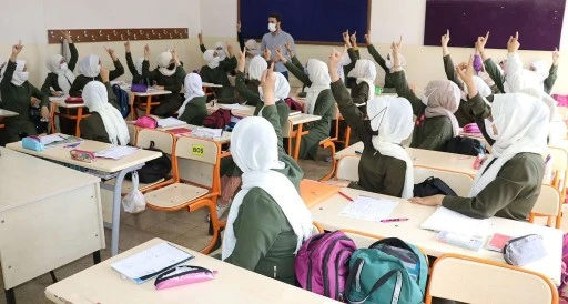'Dindar nesil' projesi çöktü: 5 yılda 195 bin öğrenci İmam Hatip'i bıraktı!