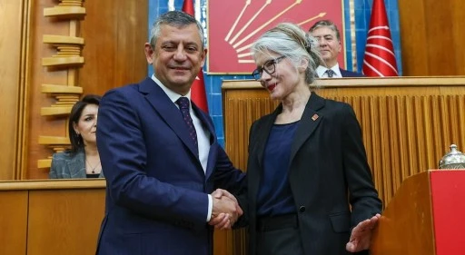 Emine &Uuml;lker Tarhan yeniden CHP'ye katıldı 