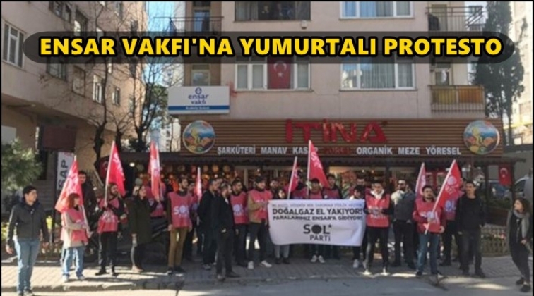 Ensar Vakfı&rsquo;na yumurtalı protesto