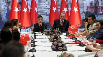Erdoğan, 23 Nisan'da &ccedil;ocuklara muhalefeti şikayet etti!