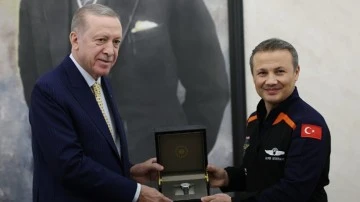 Erdoğan, Alper Gezeravcı'yı Türkiye Uzay Ajansı'na atadı