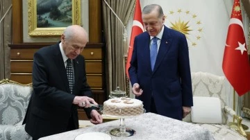 Erdoğan'dan Bah&ccedil;eli'ye doğum g&uuml;n&uuml; s&uuml;rprizi!