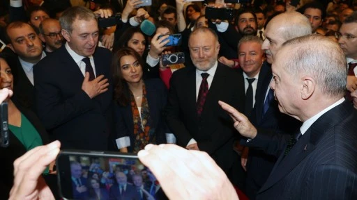 Erdoğan&rsquo;dan &Ouml;zg&uuml;r &Ouml;zel ile g&ouml;r&uuml;şme sorusuna tepki: B&ouml;yle soru sorulur mu?