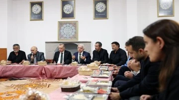 Erdoğan'ın ziyaret ettiği cemevi y&ouml;netimi hakkında ihra&ccedil; talebi
