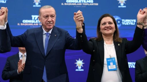 Erdoğan 'ırk&ccedil;ı faşist' dediği Burcu K&ouml;ksal resmen AKP'ye katıldı!