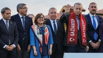 Erdoğan, Nurdağı&rsquo;nda k&ouml;y evleri teslim t&ouml;renine katıldı