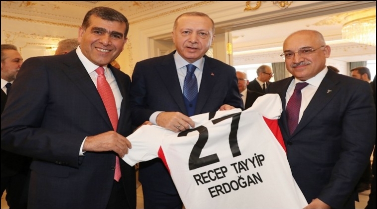 Erdoğan&rsquo;a 27 numaralı Gaziantep FK forması