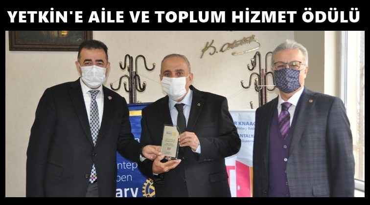 Ergun Yetkin'e Aile ve Toplum Hizmet &Ouml;d&uuml;l&uuml;