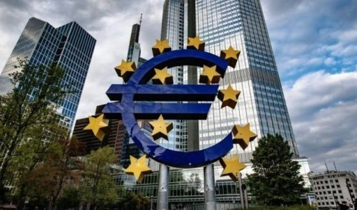 Euro Bölgesi'nde yatırımcı güveni çöktü: Trump'ın gümrük vergileri