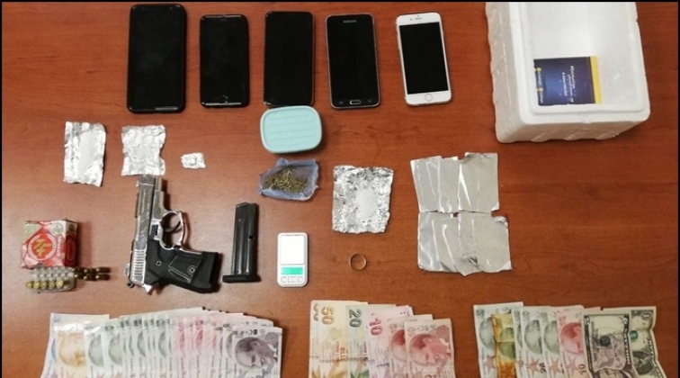 Evde uyuşturucu ticaretine operasyon