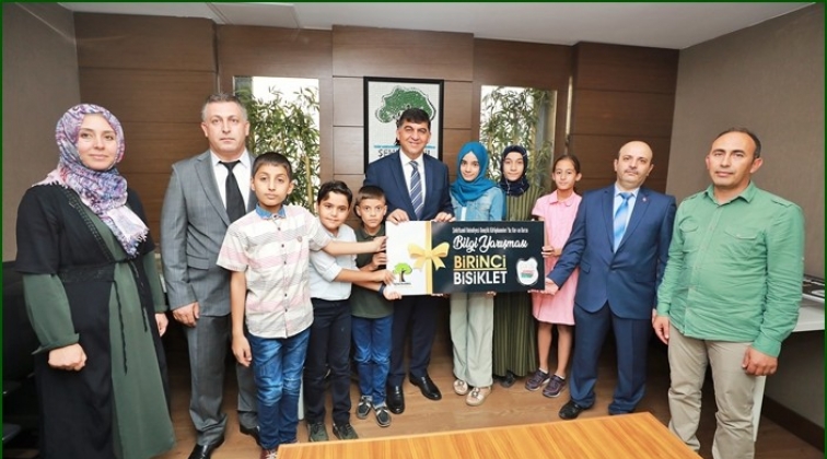 Fadıloğlu, dereceye giren &ouml;ğrencileri &ouml;d&uuml;llendirdi