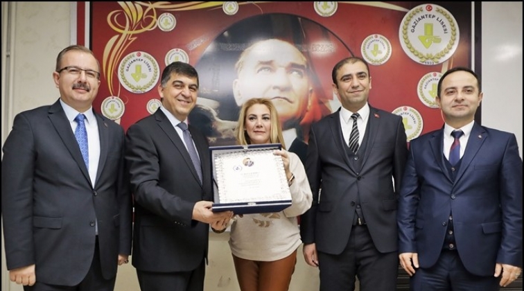 Fadıloğlu, Gaziantep Lisesi &ouml;ğrencileriyle buluştu