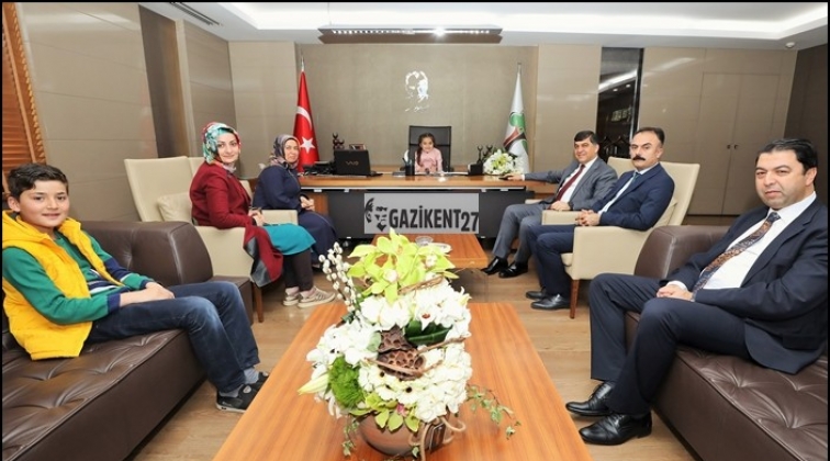 Fadıloğlu koltuğu Elifsu'ya bıraktı