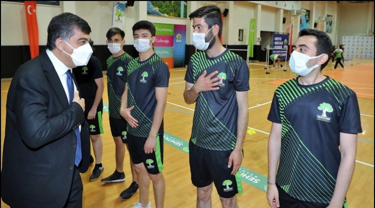 Fadıloğlu, kursiyerleri ziyaret etti...